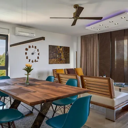 2 Bedroom Amazing In * Liznjan