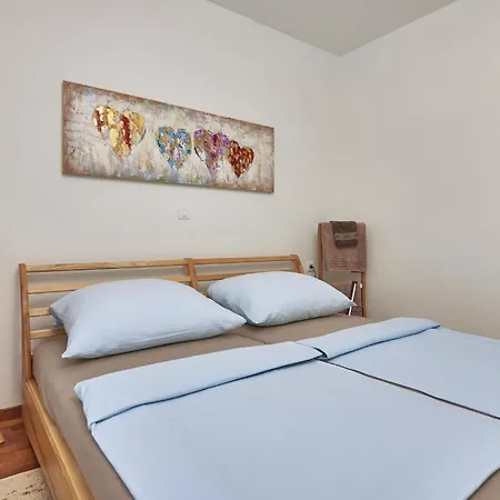 2 Bedroom Amazing In Apartment