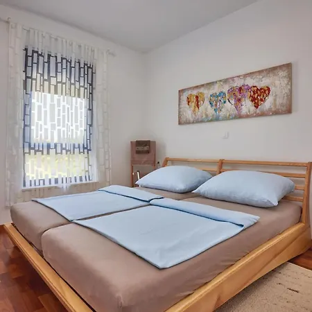 Apartment 2 Bedroom Amazing In