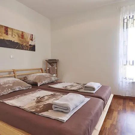 2 Bedroom Amazing In Apartment Liznjan