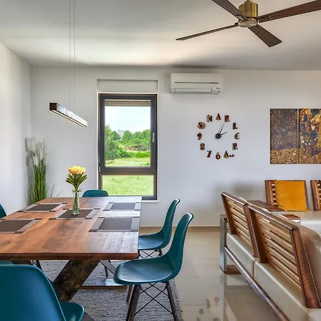 Apartment 2 Bedroom Amazing In