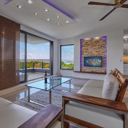 Apartment 2 Bedroom Amazing In *